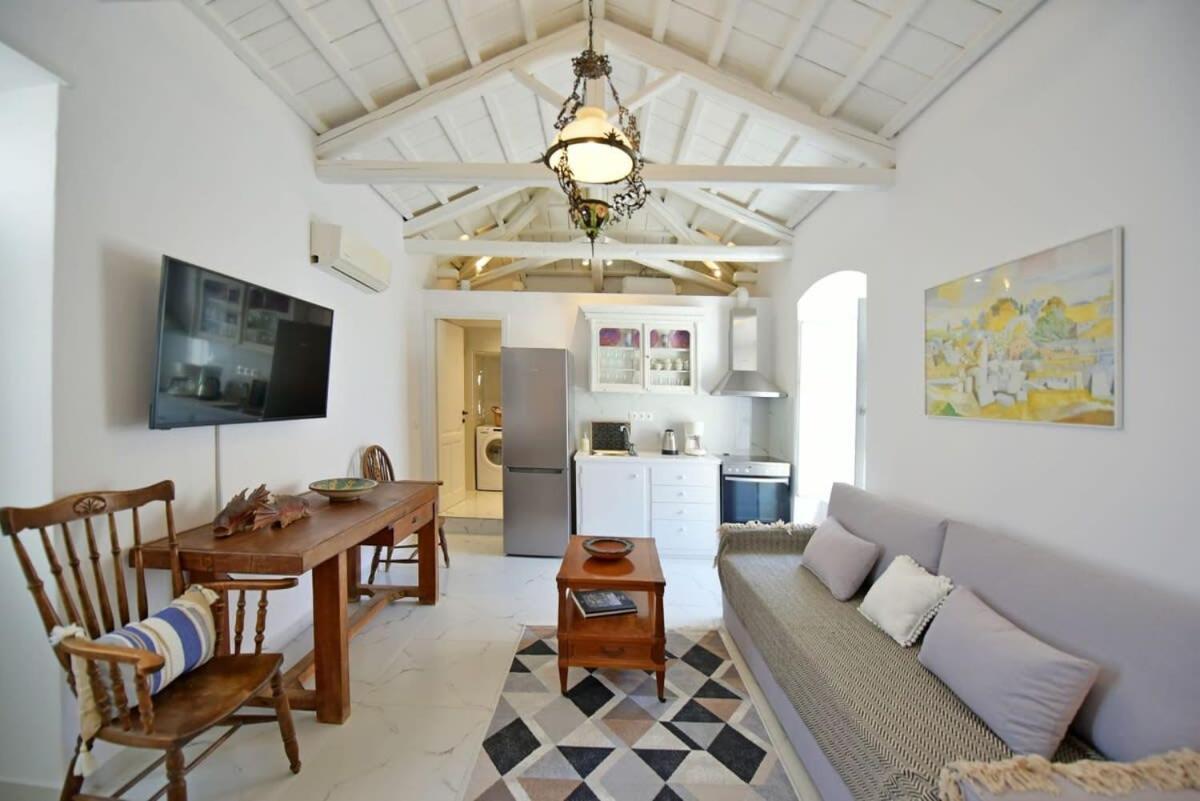 A Sea-Licious Vacation - Chic & Style In Hydra Villa Exterior photo